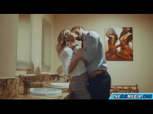 ❤️ Quand une blonde plantureuse vous séduit dans des toilettes publiques. ️❌ Porno fait maison at fr.milf300com.ru ❤
